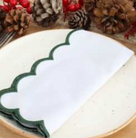 Solid Napkins with Scalloped Edge — White(Edges-Forest Green)