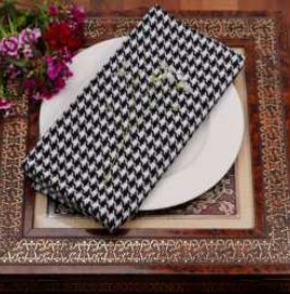 Houndstooth Napkins — Black/White