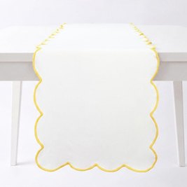 Solid Runner · Edge Scalloped — White/Gold